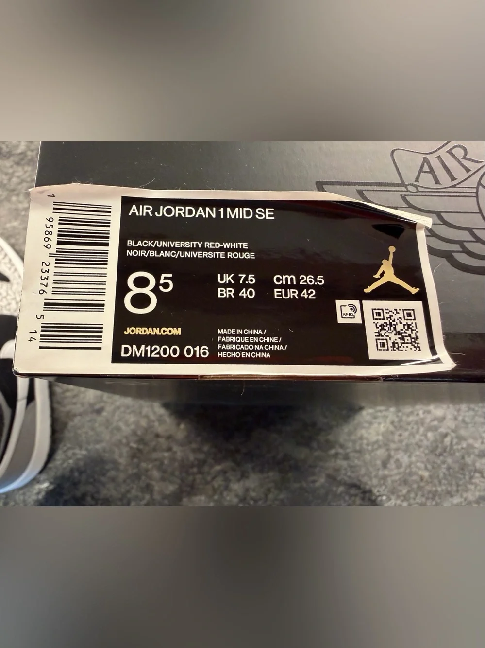 Air Jordan 1 Mid Se Sneakers in Black, Gray and White with Crackle